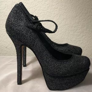 Fabulous Alice + Olivia black platform heels 9 M